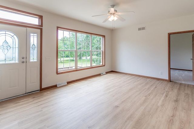 N4816 COUNTY ROAD B, New London, WI 54961