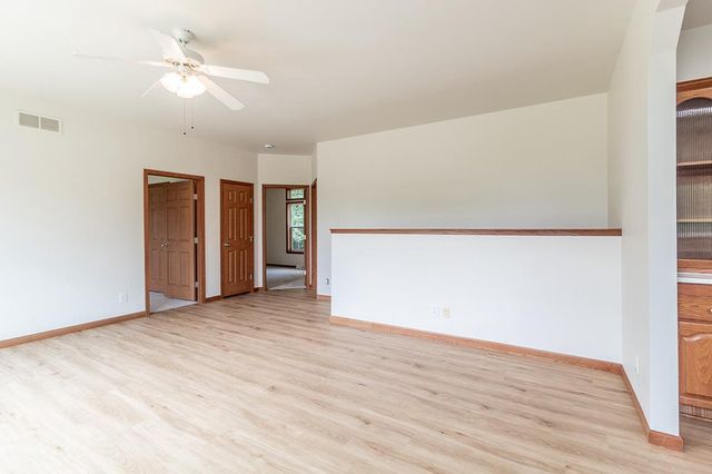 N4816 COUNTY ROAD B, New London, WI 54961