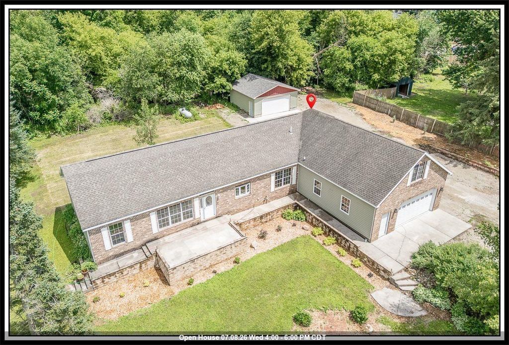 N4816 COUNTY ROAD B, New London, WI 54961