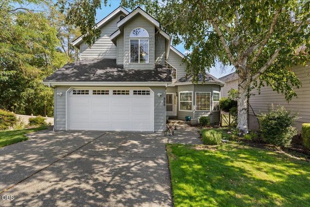 900 SE Mystic Drive, Grants Pass, OR 97527