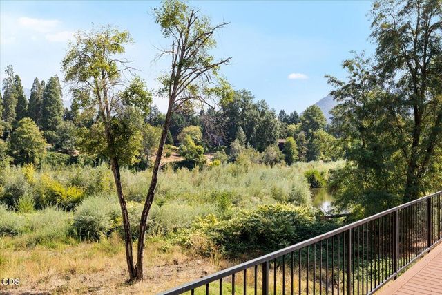 900 SE Mystic Drive, Grants Pass, OR 97527