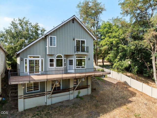 900 SE Mystic Drive, Grants Pass, OR 97527