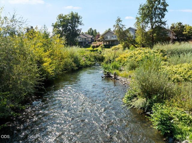 900 SE Mystic Drive, Grants Pass, OR 97527