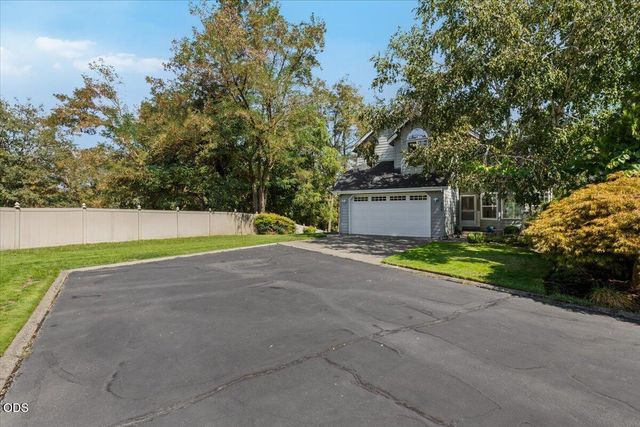 900 SE Mystic Drive, Grants Pass, OR 97527