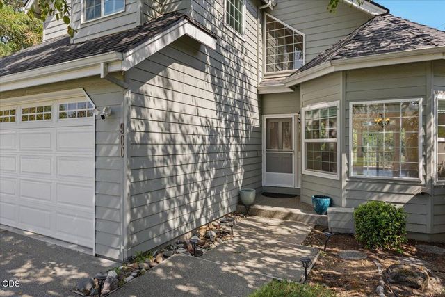 900 SE Mystic Drive, Grants Pass, OR 97527