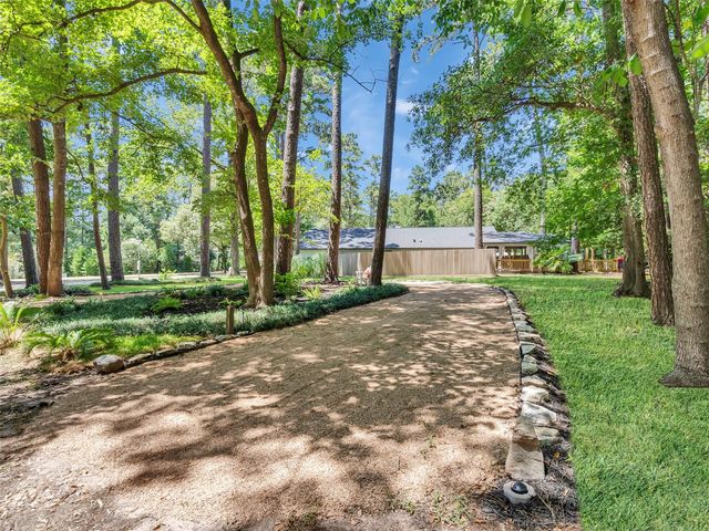 15734 Corinthian Way, Willis, TX 77318
