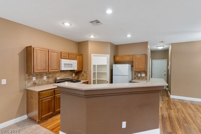 8710 Horizon Wind Avenue 103, Las Vegas, NV 89178