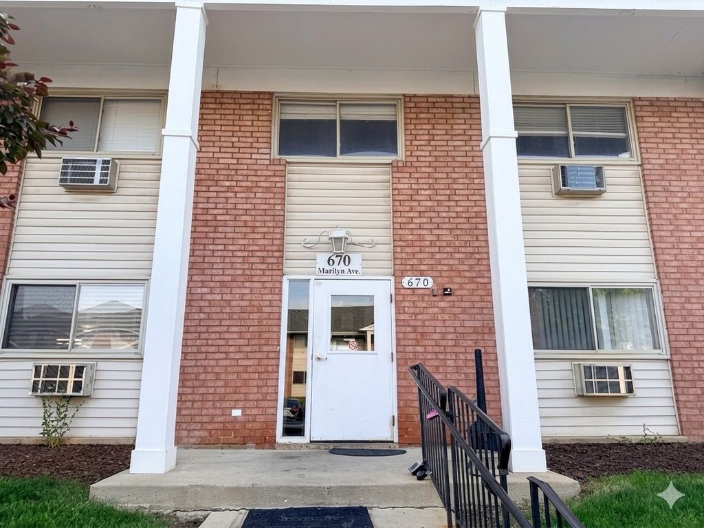 670 Marilyn Avenue 203, Glendale Heights, IL 60139