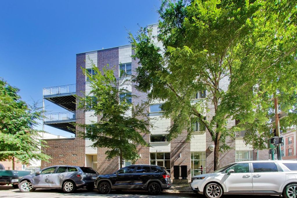 1605 N Oakley Avenue 3S, Chicago, IL 60647 — exterior
