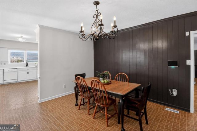 111 E Banks Street, Glennville, GA 30427