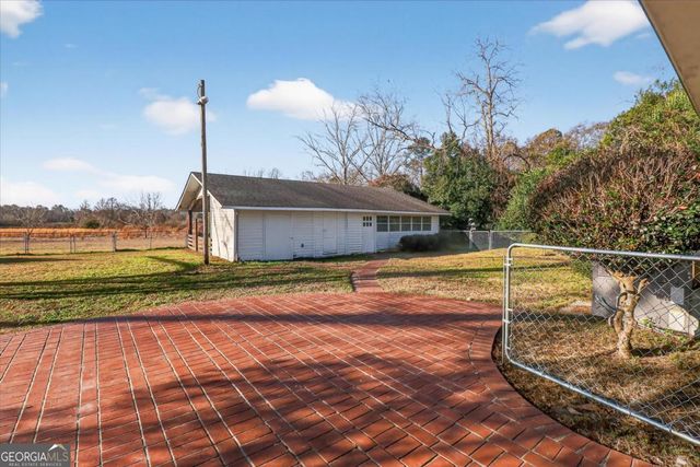 111 E Banks Street, Glennville, GA 30427