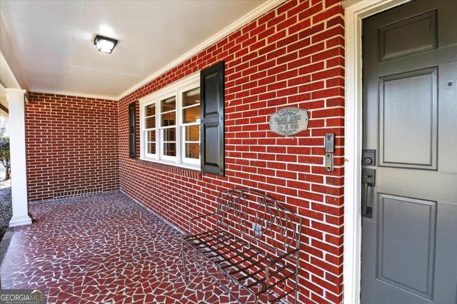 111 E Banks Street, Glennville, GA 30427