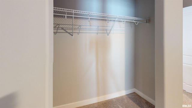 5937 BUTTERFIELD Drive, Bettendorf, IA 52722