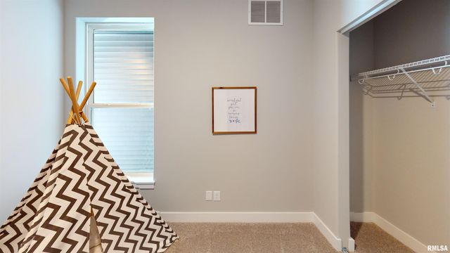 5937 BUTTERFIELD Drive, Bettendorf, IA 52722