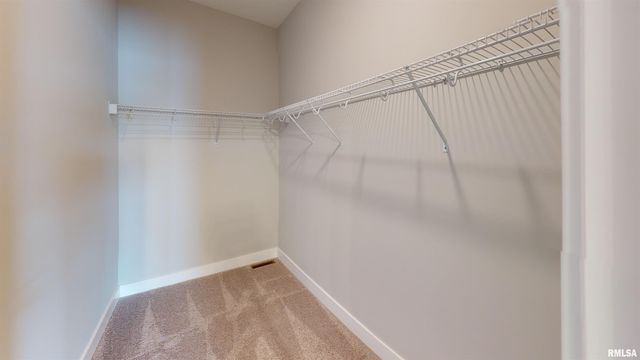 5937 BUTTERFIELD Drive, Bettendorf, IA 52722