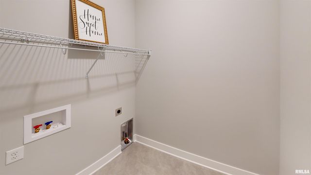 5937 BUTTERFIELD Drive, Bettendorf, IA 52722