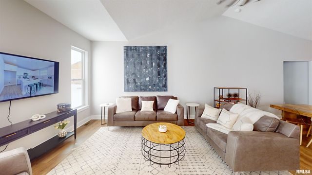 5937 BUTTERFIELD Drive, Bettendorf, IA 52722