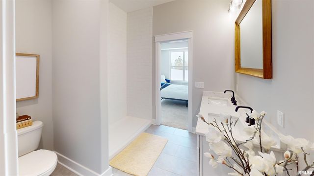 5937 BUTTERFIELD Drive, Bettendorf, IA 52722