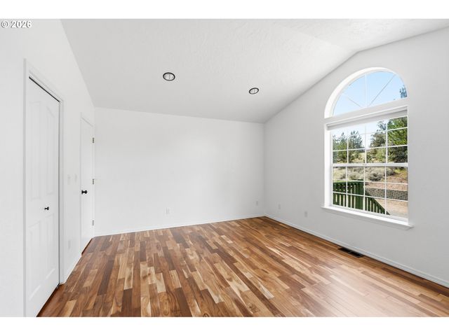 3244 Sw 34TH St, Redmond, OR 97756