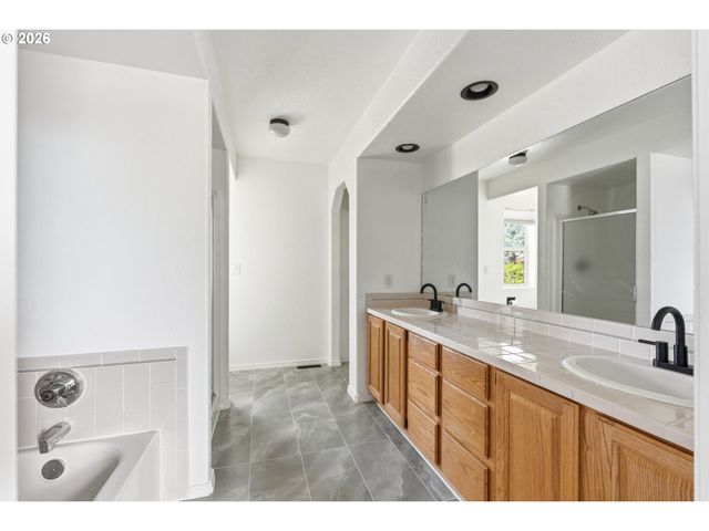 3244 Sw 34TH St, Redmond, OR 97756