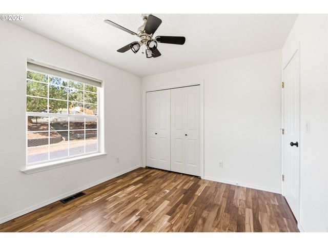 3244 Sw 34TH St, Redmond, OR 97756