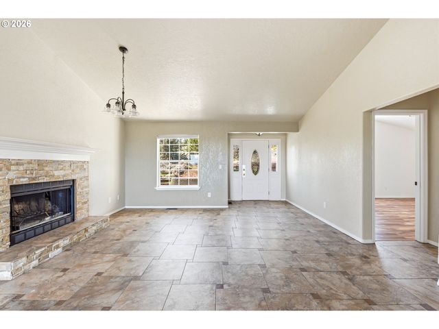 3244 Sw 34TH St, Redmond, OR 97756