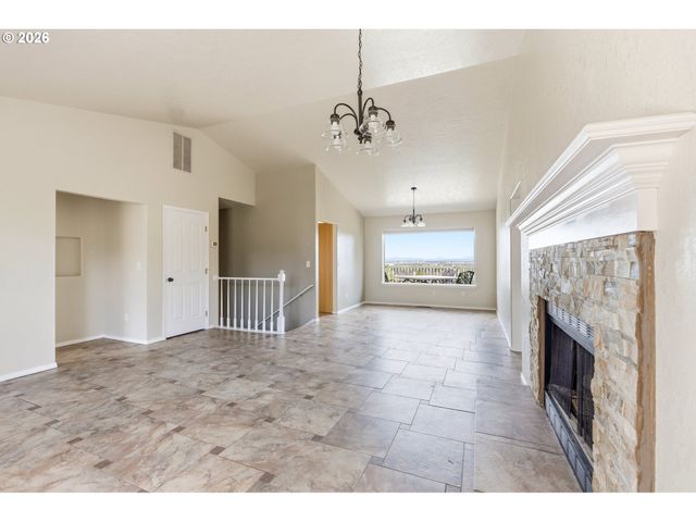 3244 Sw 34TH St, Redmond, OR 97756