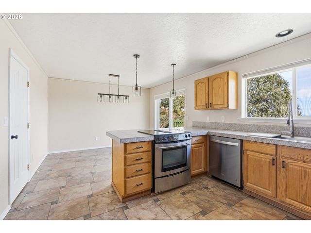 3244 Sw 34TH St, Redmond, OR 97756