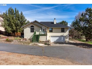 3244 Sw 34TH St, Redmond, OR 97756