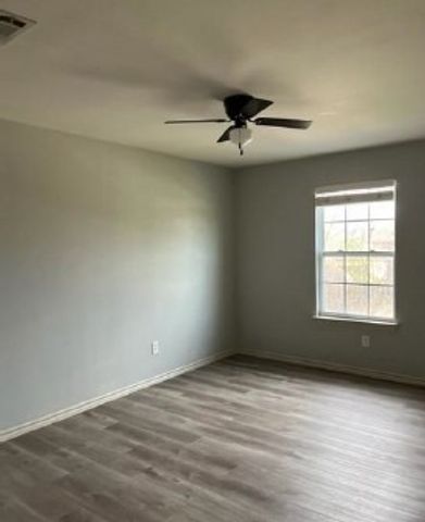 1101 E College Street, Princeton, TX 75407