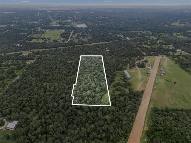 000 McDonald LN W, Cedar Creek, TX 78612