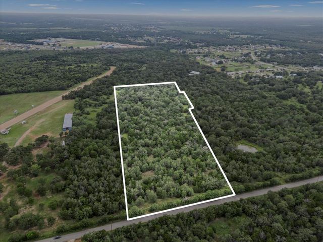 000 McDonald LN W, Cedar Creek, TX 78612