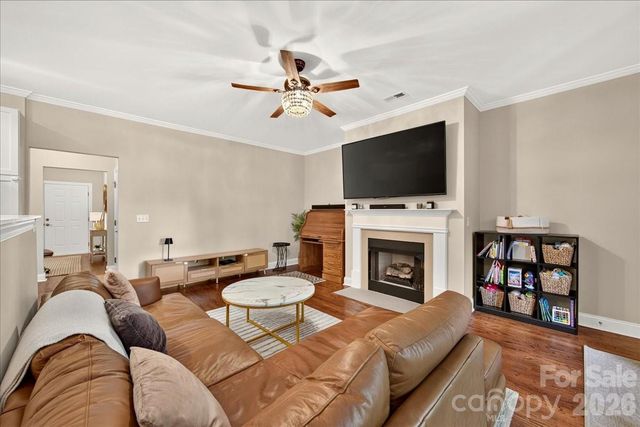 4632 Dabney Vigor Drive, Charlotte, NC 28209