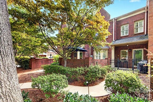 4632 Dabney Vigor Drive, Charlotte, NC 28209