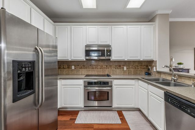 262 Legends Drive, Lewisville, TX 75057