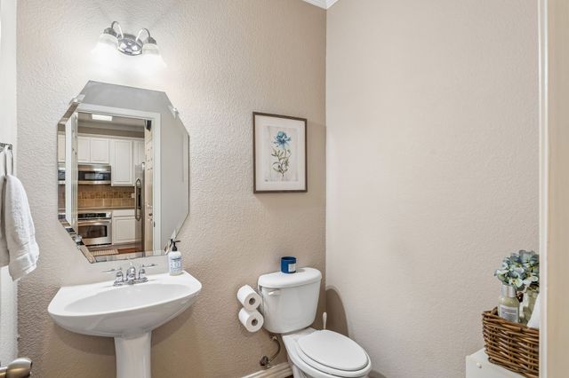 262 Legends Drive, Lewisville, TX 75057