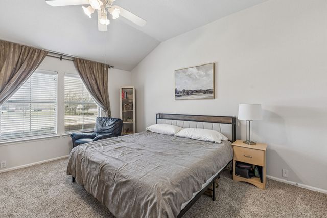 262 Legends Drive, Lewisville, TX 75057