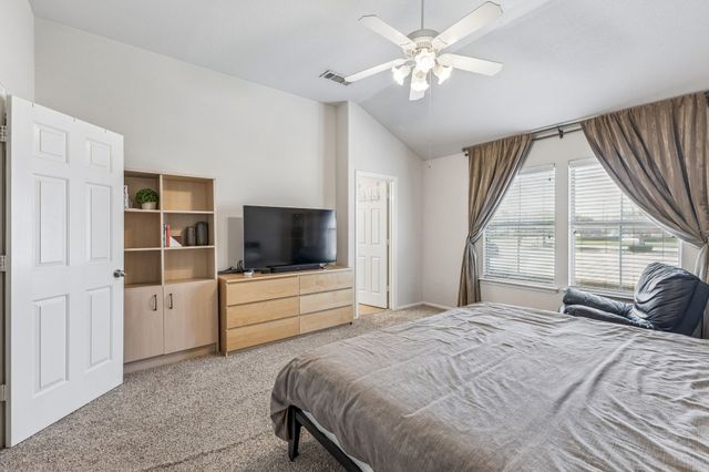 262 Legends Drive, Lewisville, TX 75057