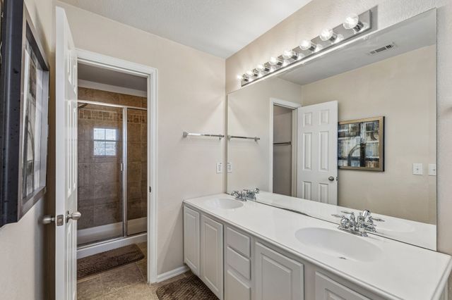 262 Legends Drive, Lewisville, TX 75057