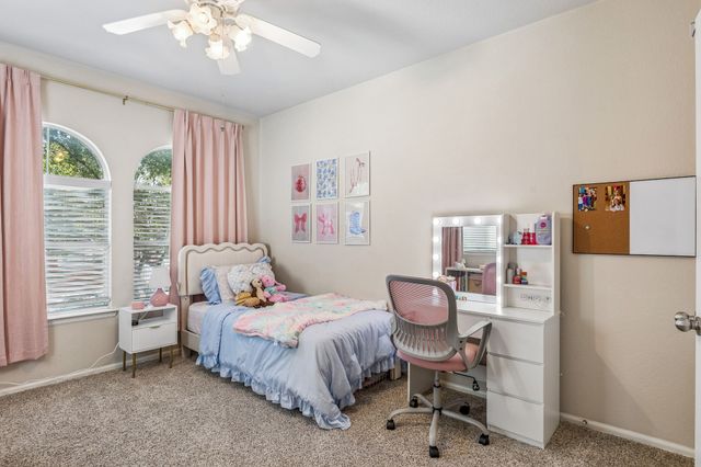 262 Legends Drive, Lewisville, TX 75057