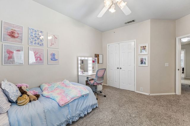 262 Legends Drive, Lewisville, TX 75057