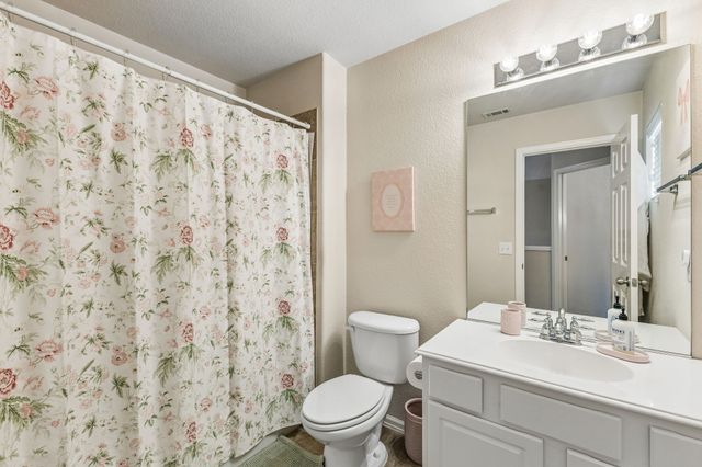 262 Legends Drive, Lewisville, TX 75057