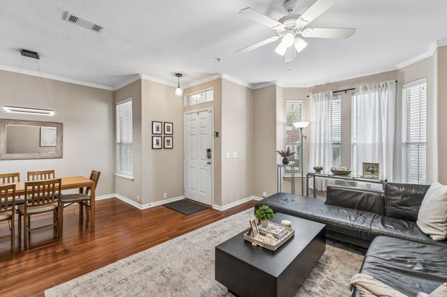 262 Legends Drive, Lewisville, TX 75057