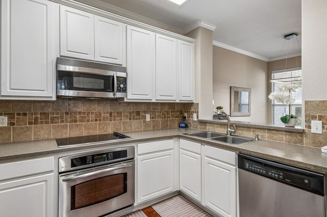 262 Legends Drive, Lewisville, TX 75057