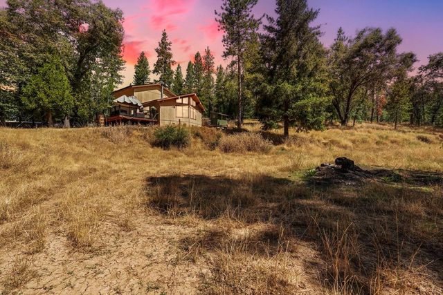 402 Rabbits Foot Rd, West Point, CA 95255