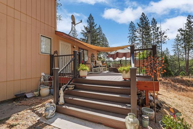 402 Rabbits Foot Rd, West Point, CA 95255