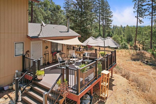 402 Rabbits Foot Rd, West Point, CA 95255