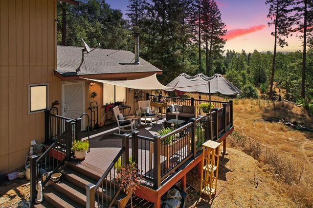 402 Rabbits Foot Rd, West Point, CA 95255