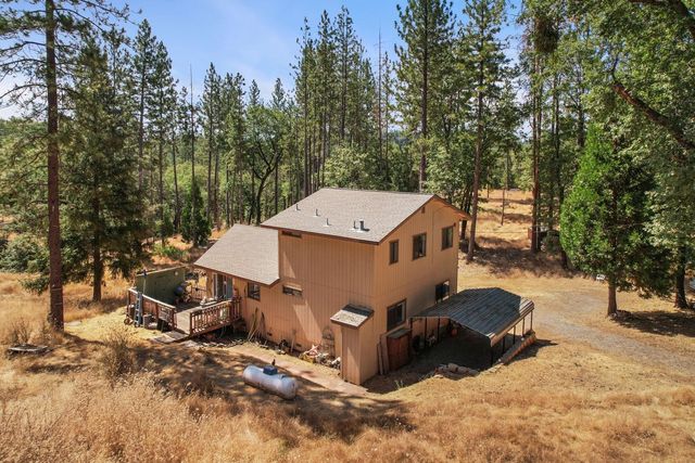 402 Rabbits Foot Rd, West Point, CA 95255