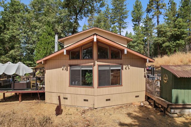 402 Rabbits Foot Rd, West Point, CA 95255